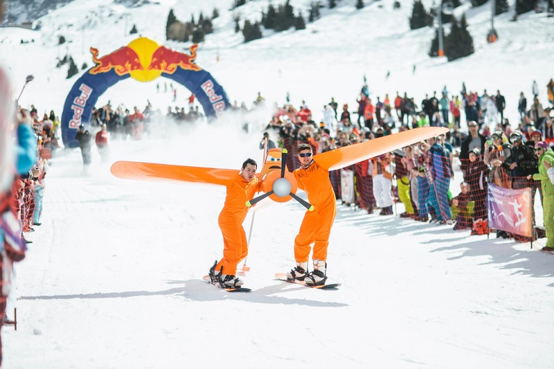 north-carolina-best-ski-resorts-sugar-mountain-boarders-trees-thumb