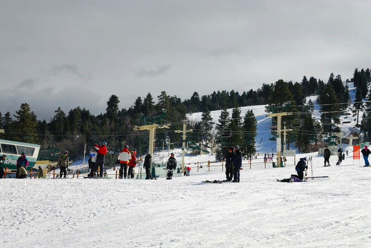 Boarders on a run at Sugar Mountain