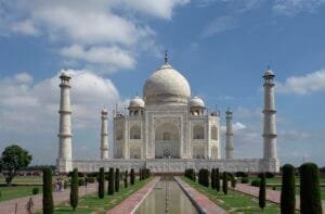 30 Budget Travel Tips: How to Cut Costs 50% (2026 Real Guide)