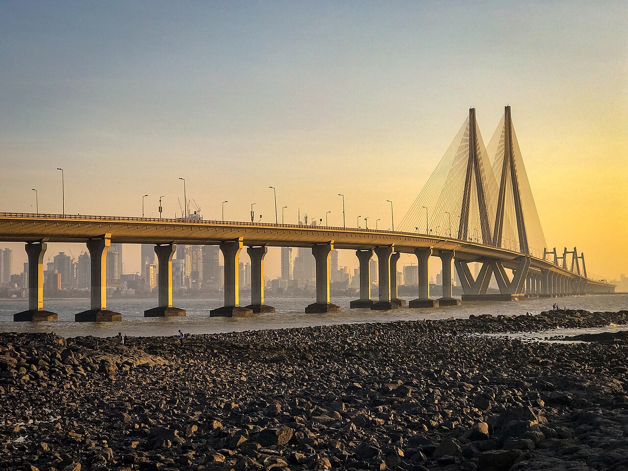 🌉 Mumbai — Bollywood, Street Food & Colonial Grandeur (2–3 Days) in India