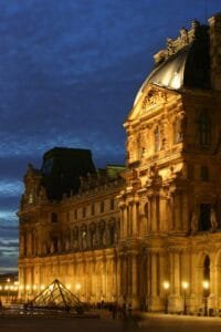 Where to Stay in Paris (10 Neighborhoods Compared)