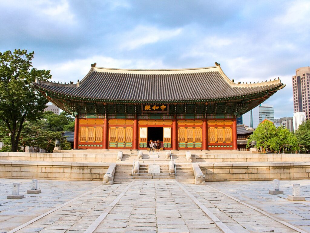 Nightlife and Late-Night Culture in Seoul