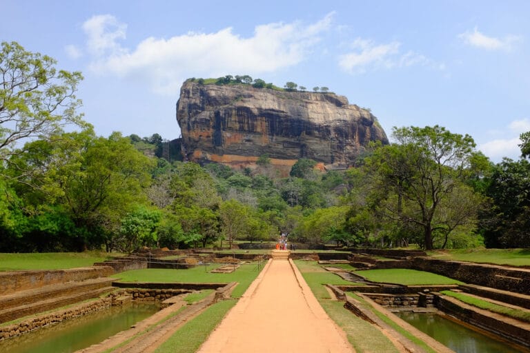 Where to Stay in Sri Lanka: Best Neighborhoods and Hotels