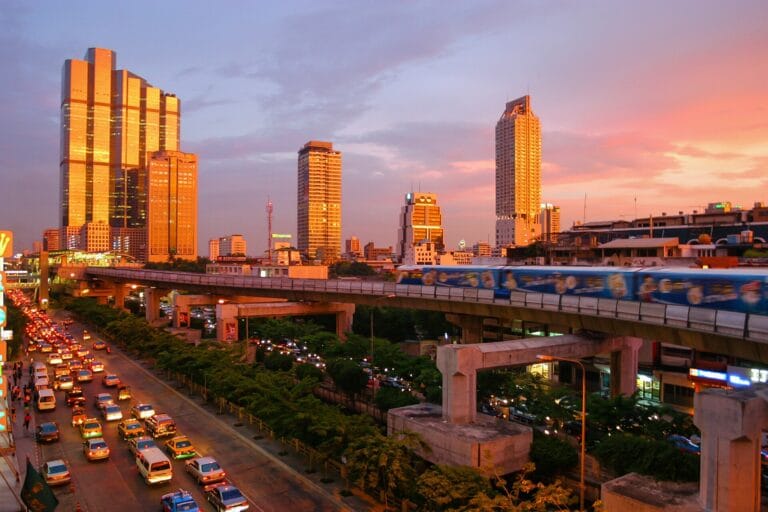 20 Best Things to Do in Bangkok (Real Local + Tourist Essentials)