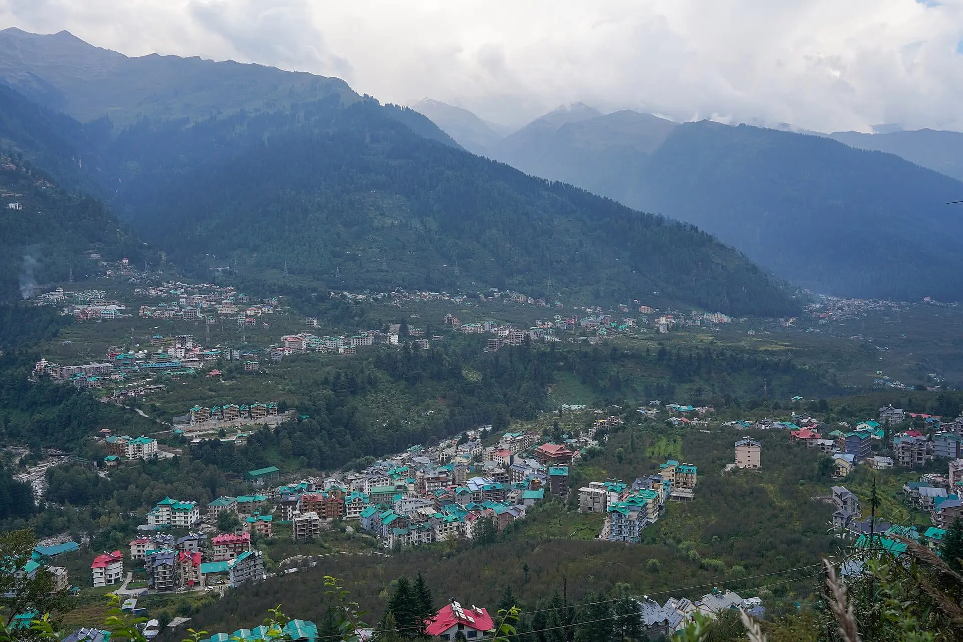 Manali hill station in summer