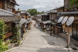 Kyoto vs Osaka (2026): Which to Visit?