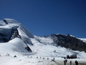 Switzerland in June: Weather, Crowds, Costs & What to Do