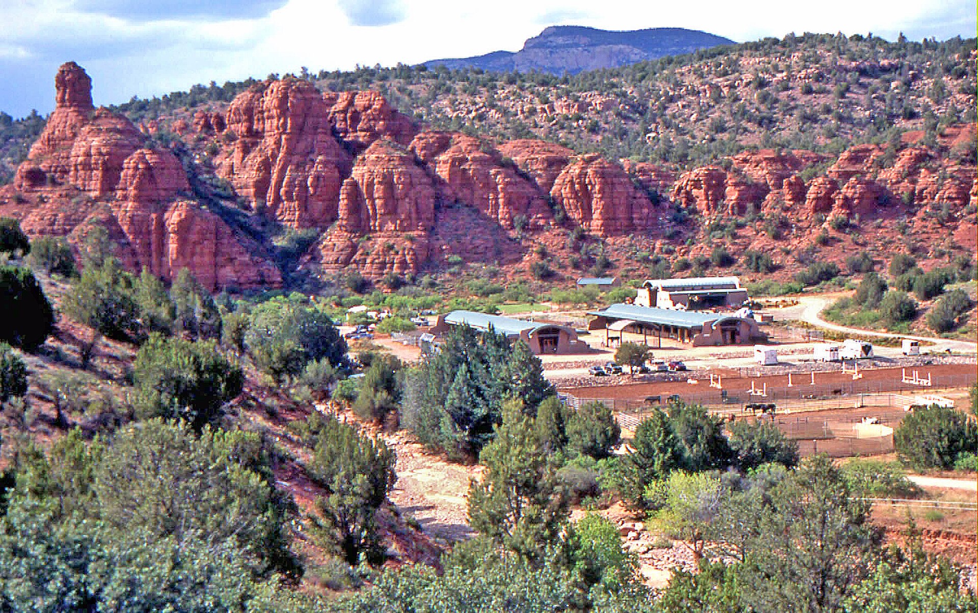 Sedona & Grand Canyon's the cheapest way to get from Sedona to the Grand Canyon?