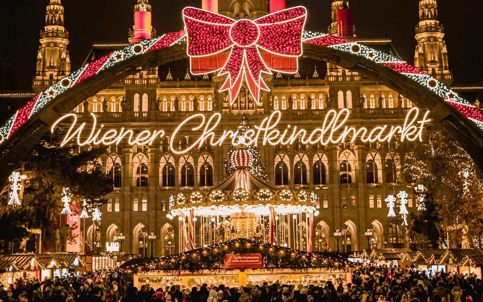 The illuminated Wiener Christkindlmarkt in front of Vienna's City Hall, Austria